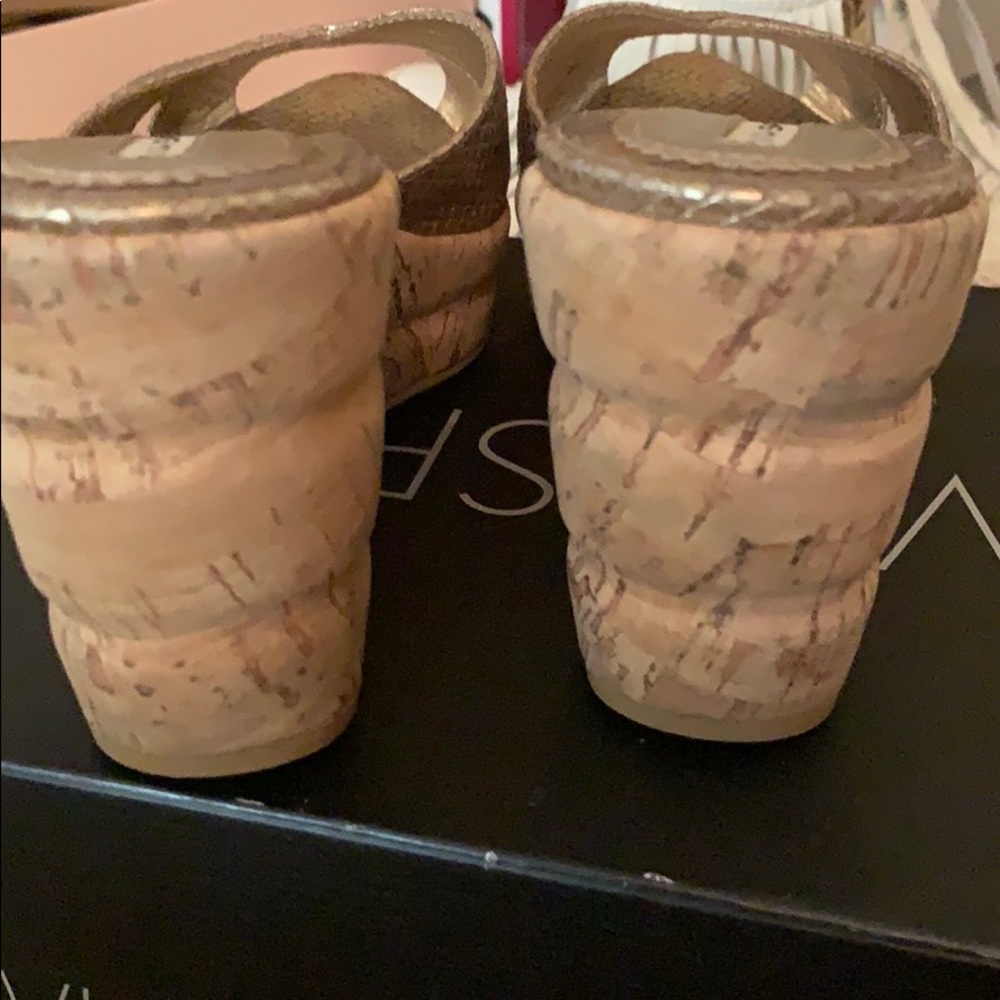 Shoes - Picture 4 of 5